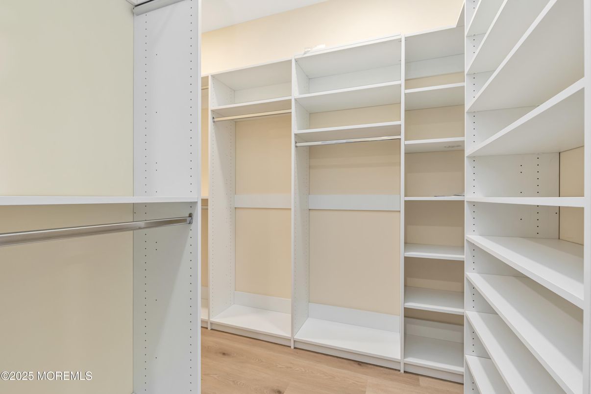 Interior, Walk-in Closets, Wood Texture Flooring