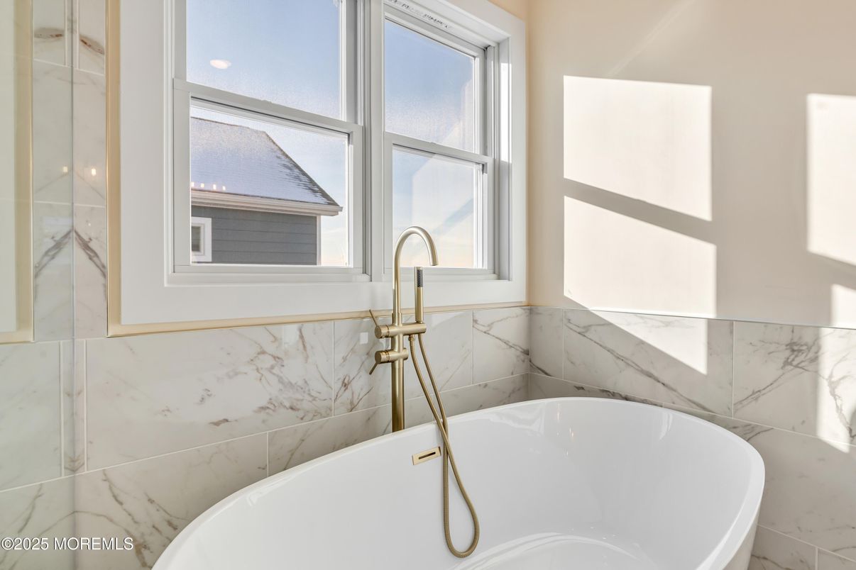 Bathroom, Free Standing Baths, Interior, Marble Walls