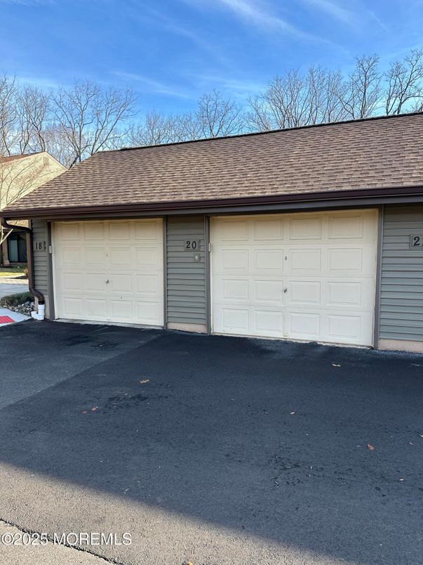 Detached Garage, Exterior
