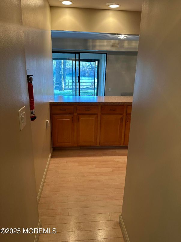 Interior, Recessed Lighting, Wood Texture Flooring