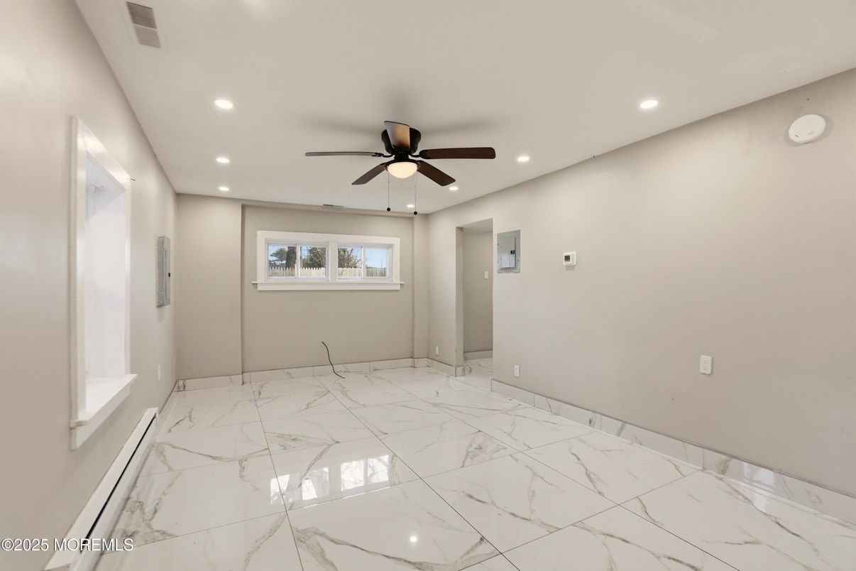 Empty room, Interior, Marble, Recessed Lighting