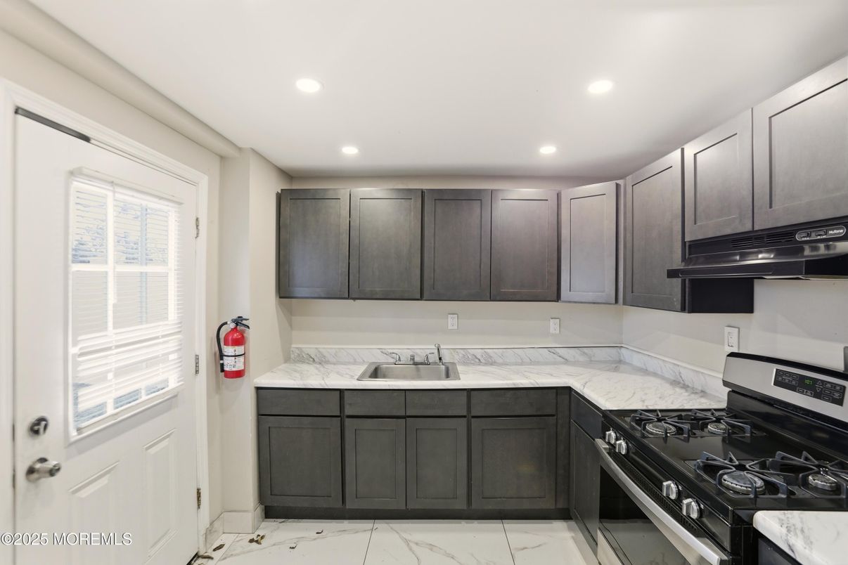 Interior, Kitchen, Marble, Recessed Lighting