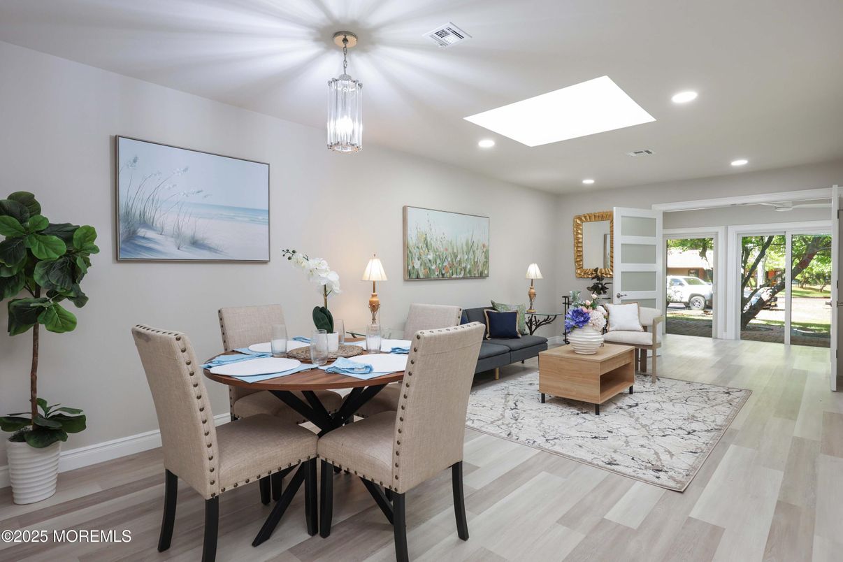 Dining room, Interior, Living room, Pendant Lights, Recessed Lighting, Wood Texture Flooring