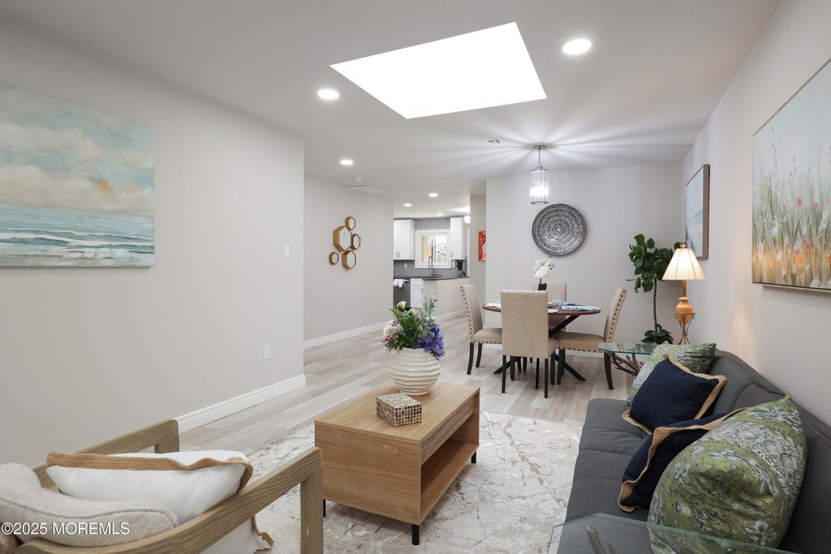 Dining room, Interior, Living room, Pendant Lights, Recessed Lighting, Wood Texture Flooring