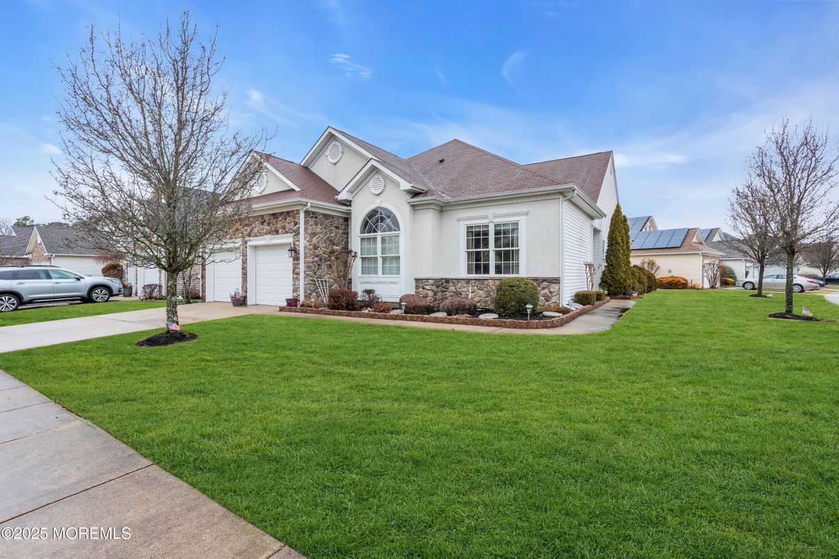 Attached, Exterior, Facade, Solar Panels, French Provincial