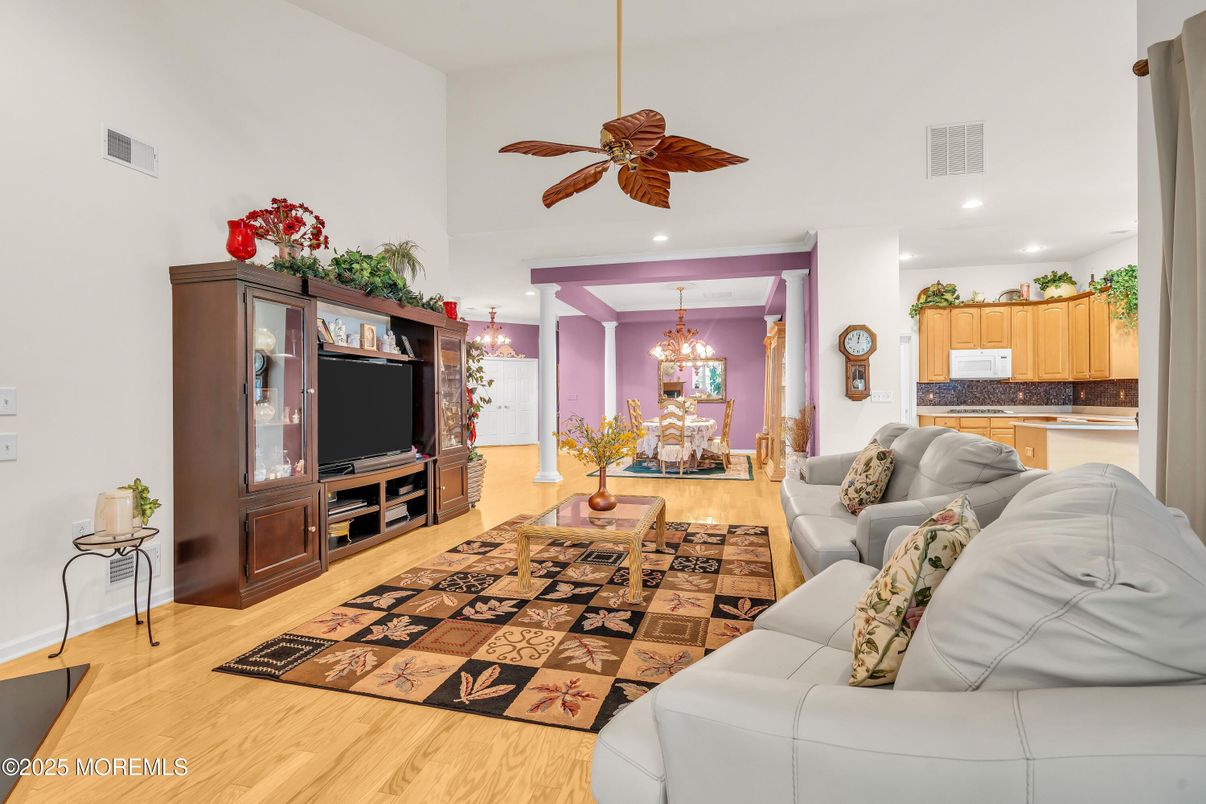 Chandelier, Dining room, Interior, Kitchen, Living room, Recessed Lighting, Wood Texture Flooring