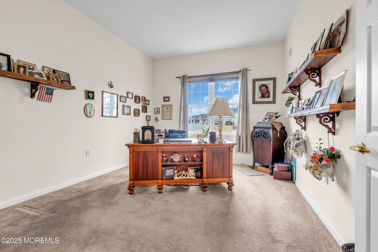 Home Office, Interior