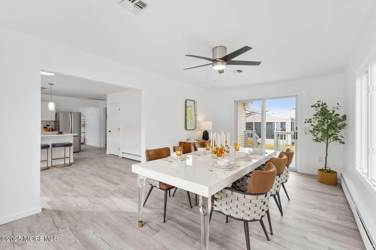 Dining room, Interior, Kitchen, Pendant Lights, Wood Texture Flooring
