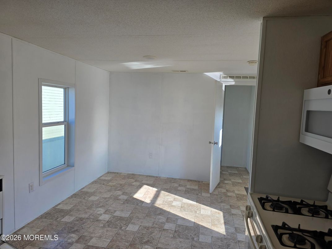 Empty room, Interior, Kitchen