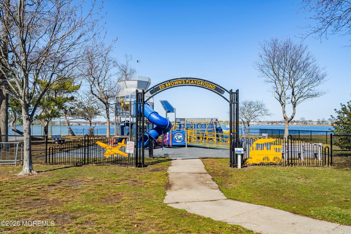 Backyard, Exterior, Playground