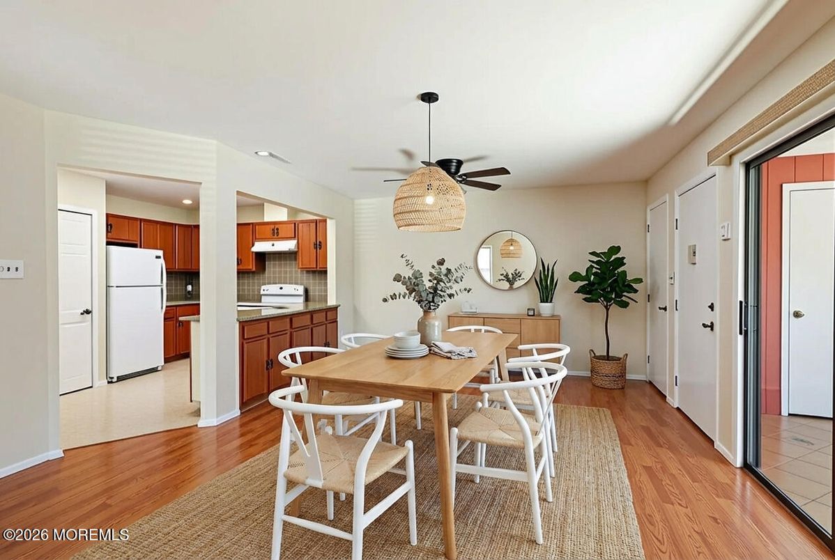 Dining room, Interior, Kitchen, Recessed Lighting, Wood Texture Flooring