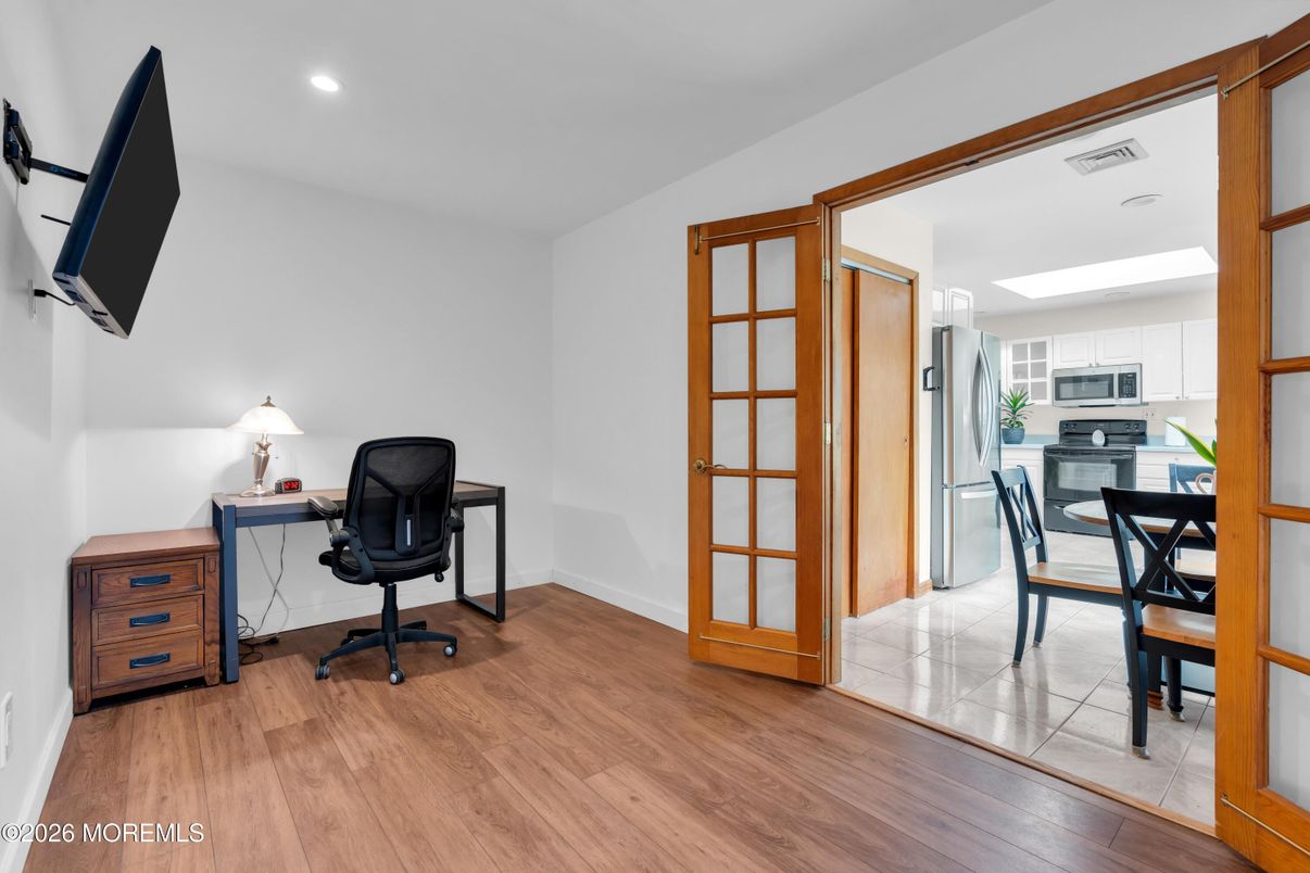 Home Office, Interior, Kitchen, Recessed Lighting, Wood Texture Flooring