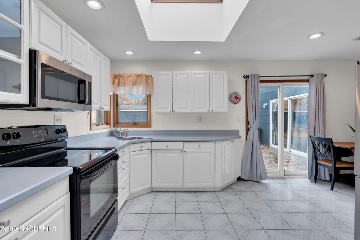 Interior, Kitchen, Marble, Recessed Lighting, Water