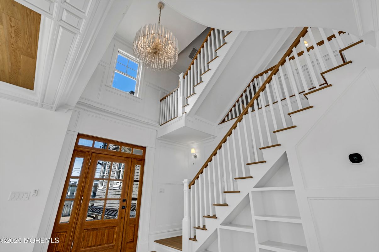 Chandelier, Interior
