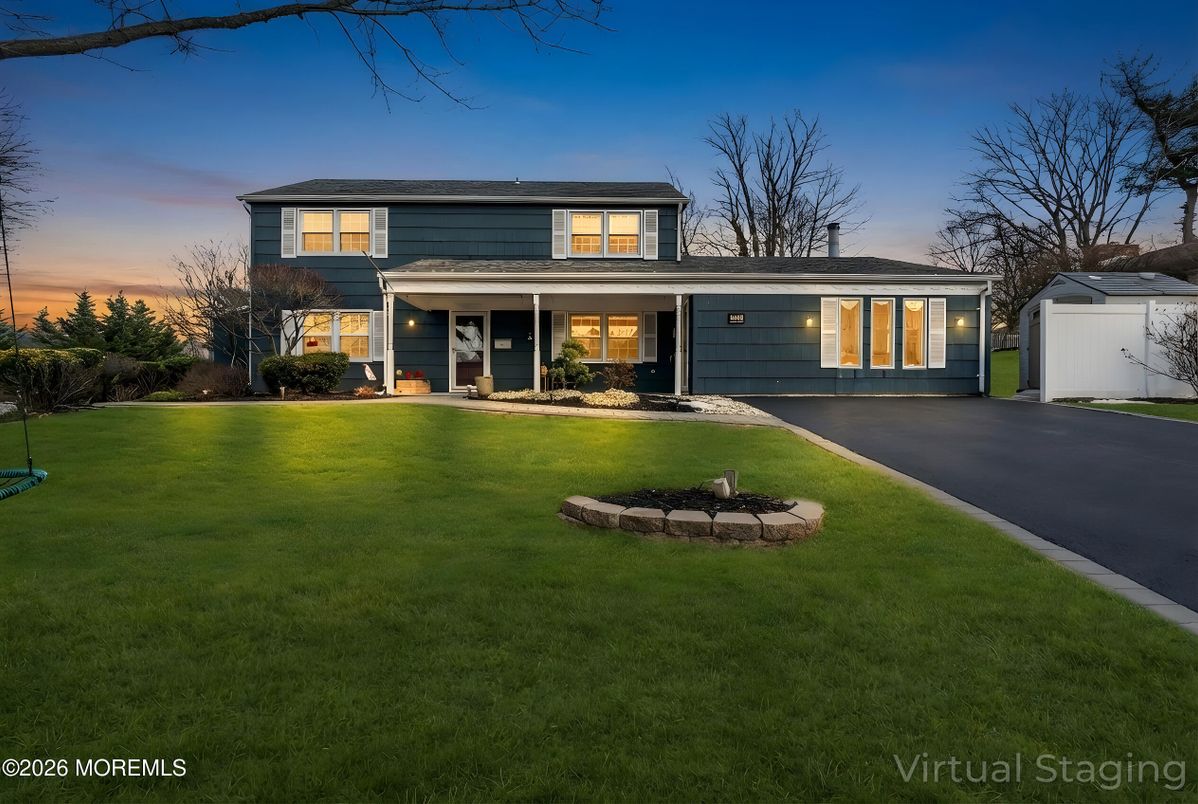 Backyard, Exterior, Facade, Split Level