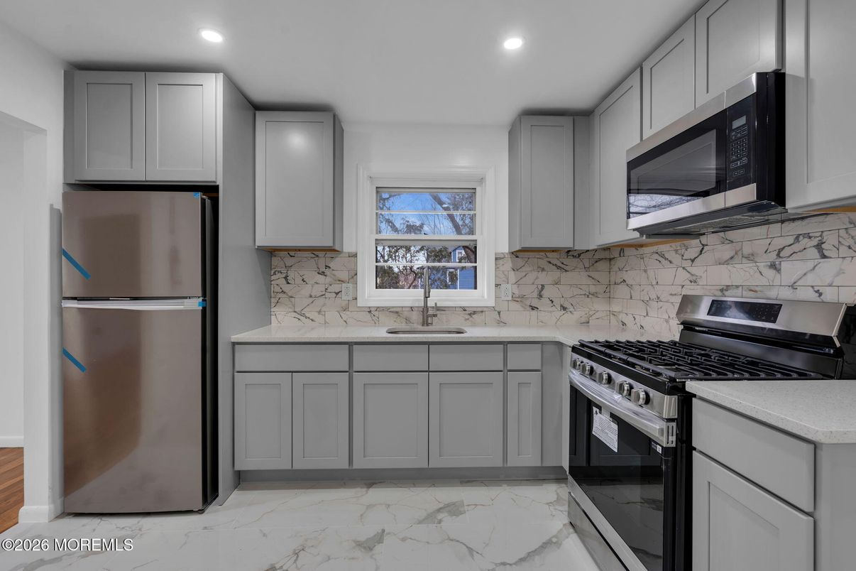 Interior, Kitchen, Marble, Recessed Lighting, Stainless Steel Appliances