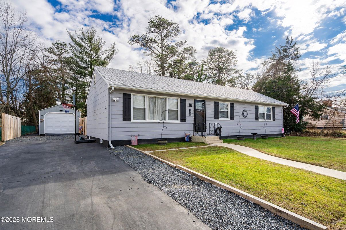 Detached Garage, Exterior, Facade, Cape Cod