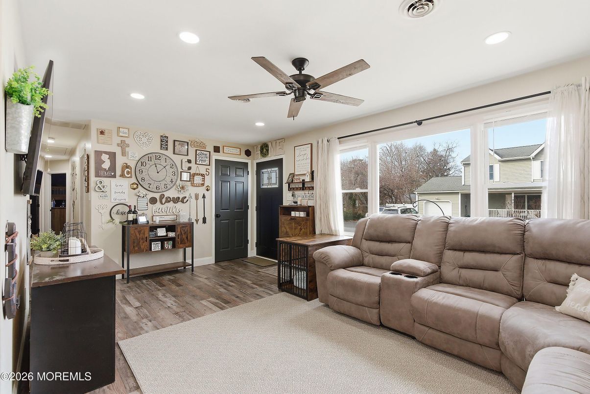 Interior, Living room, Recessed Lighting, Wood Texture Flooring