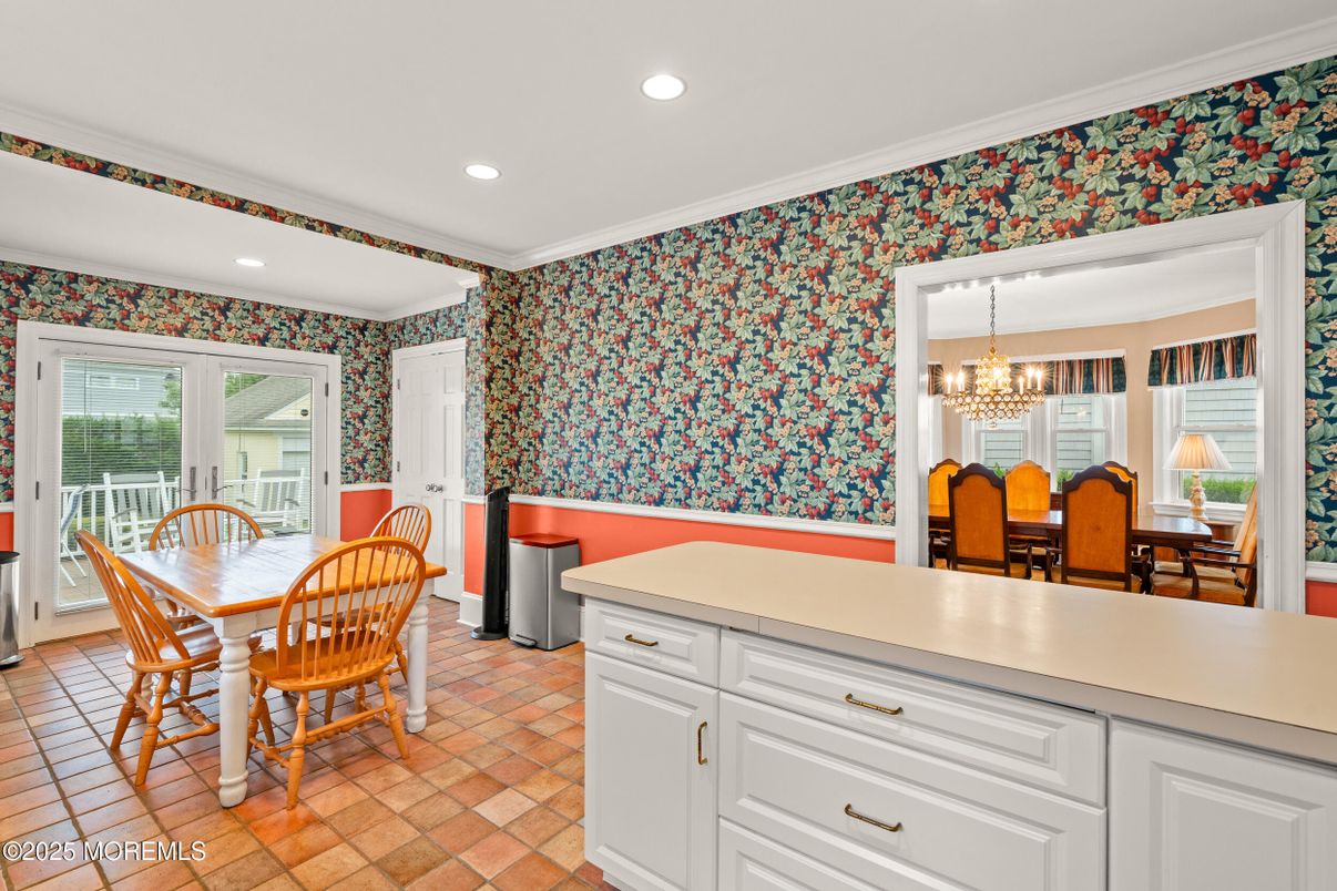 Chandelier, Dining room, Interior, Recessed Lighting