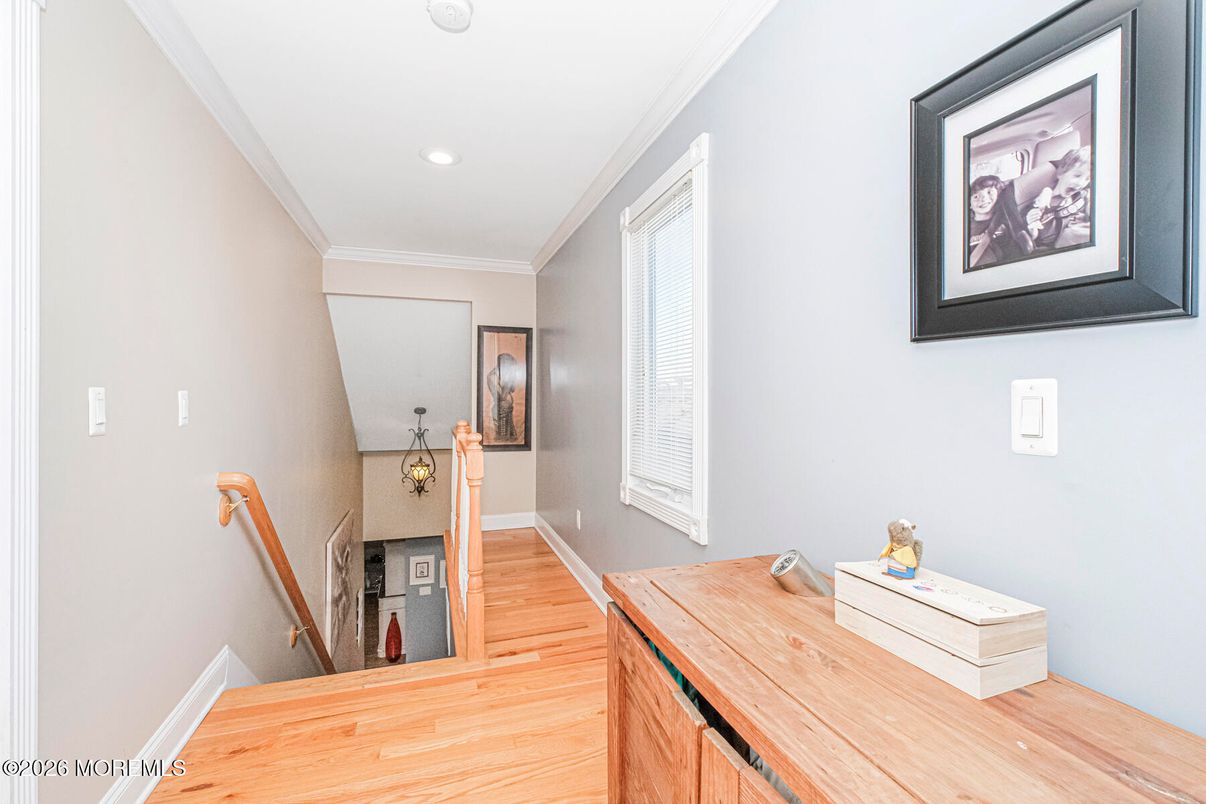 Bathroom, Interior, Recessed Lighting, Wood Texture Flooring