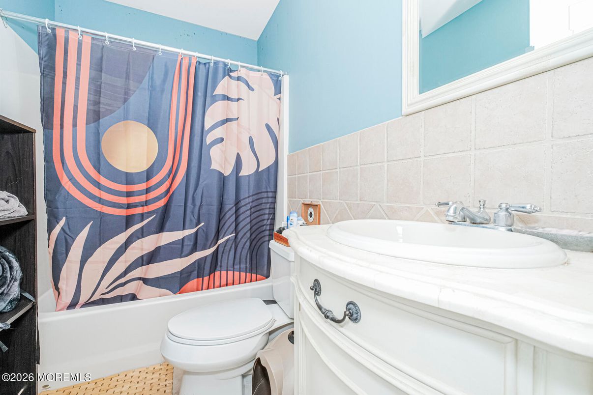 Bathroom, Interior, Tile Countertops