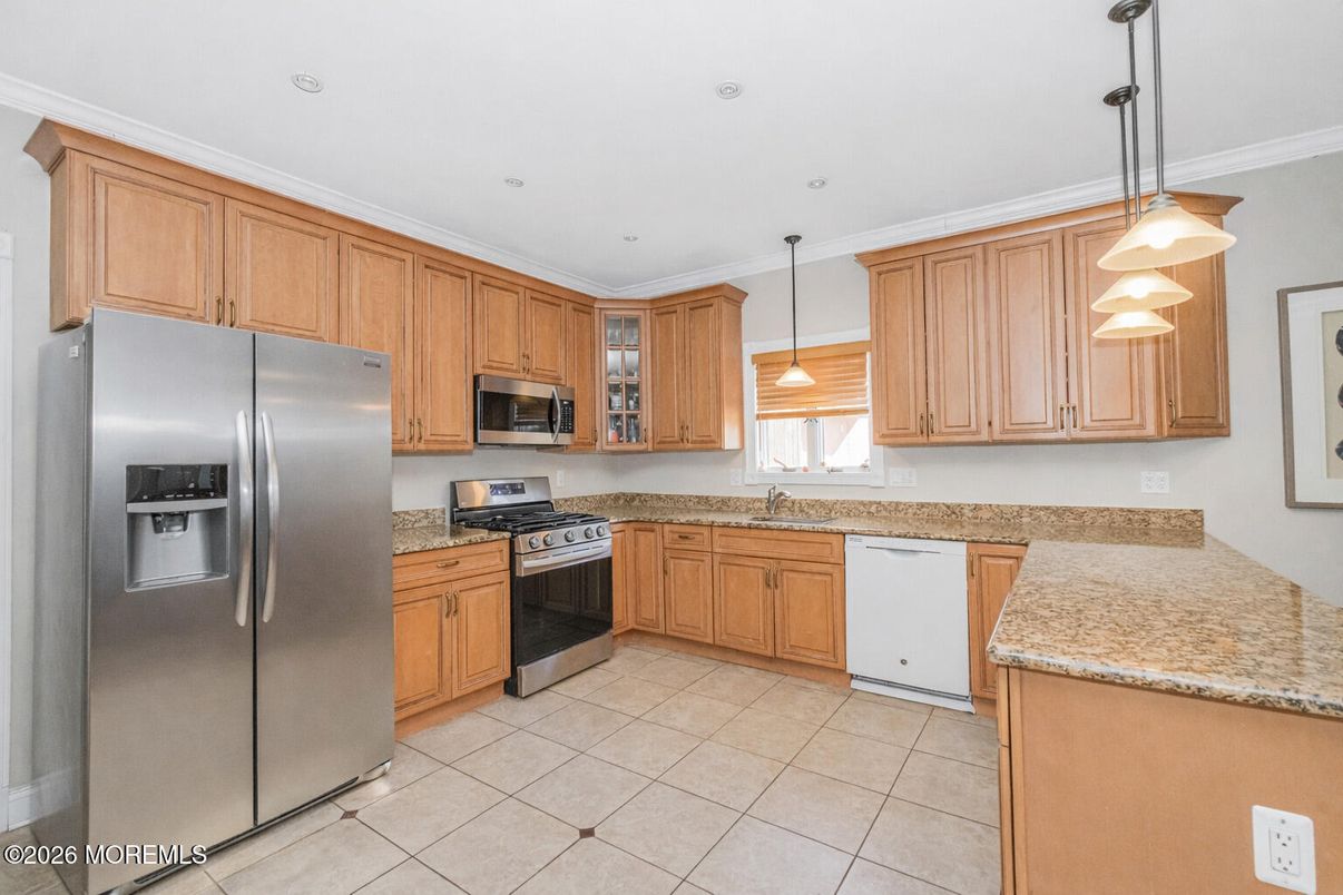 Interior, Kitchen, Pendant Lights, Recessed Lighting, Stainless Steel Appliances