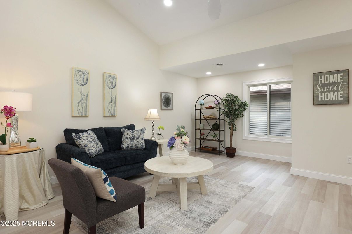 Interior, Living room, Recessed Lighting, Wood Texture Flooring