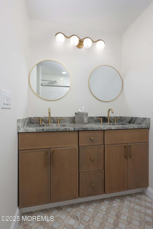 Bathroom, Dual Sink Vanities, Interior