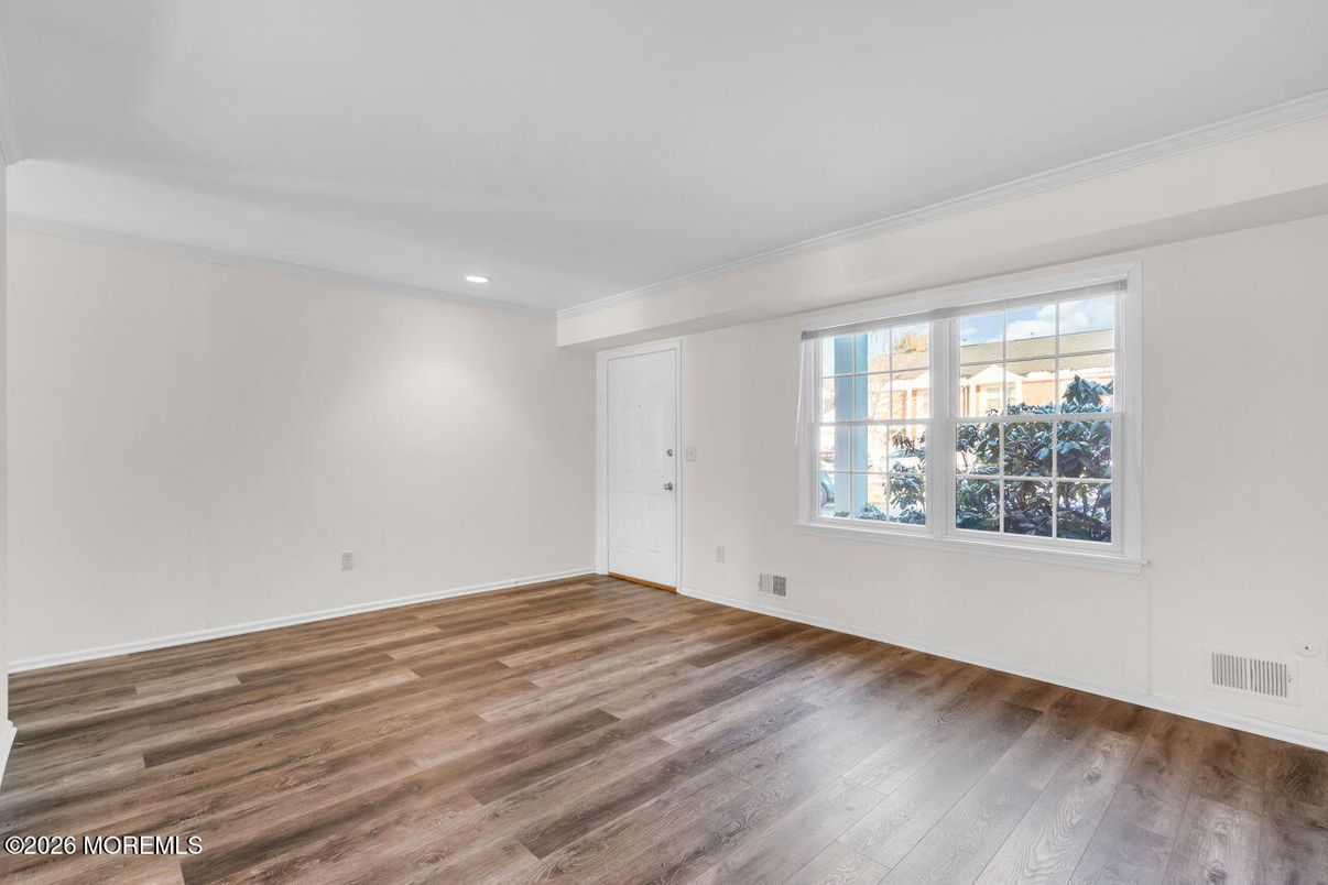 Empty room, Interior, Recessed Lighting, Wood Texture Flooring