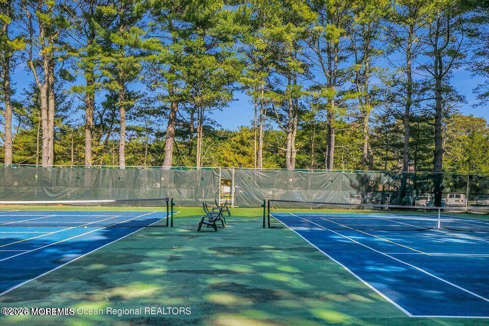 Exterior, Tennis Courts