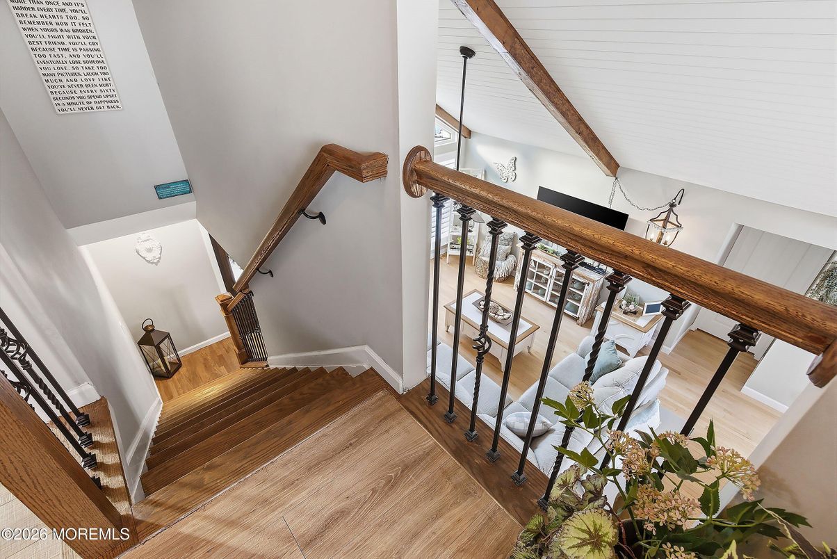 Interior, Pendant Lights, Wood Texture Flooring