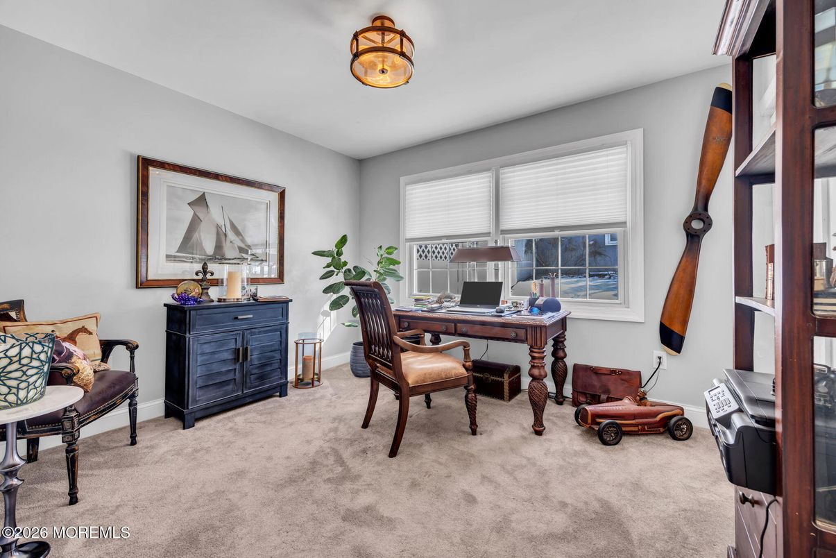 Home Office, Interior