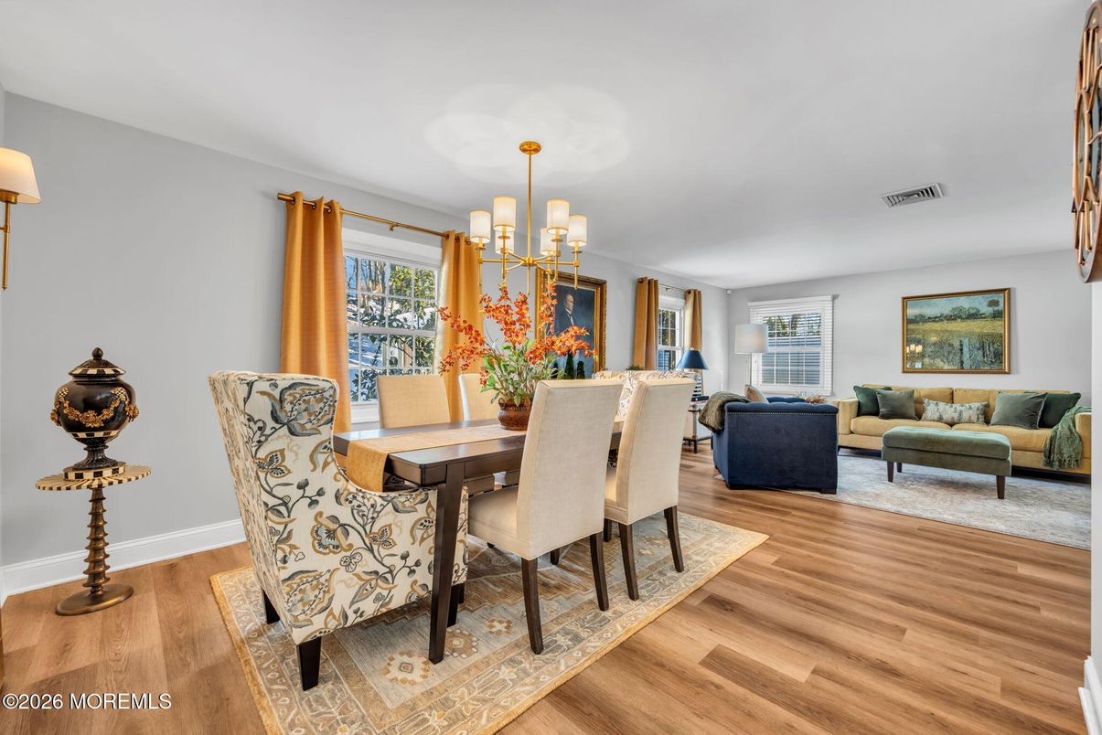 Chandelier, Dining room, Interior, Living room, Pendant Lights, Wood Texture Flooring