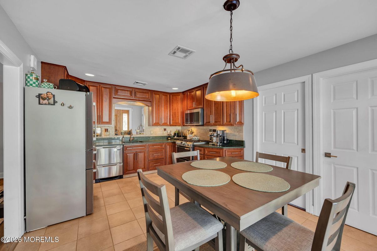 Dining room, Interior, Kitchen, Pendant Lights, Recessed Lighting, Stainless Steel Appliances