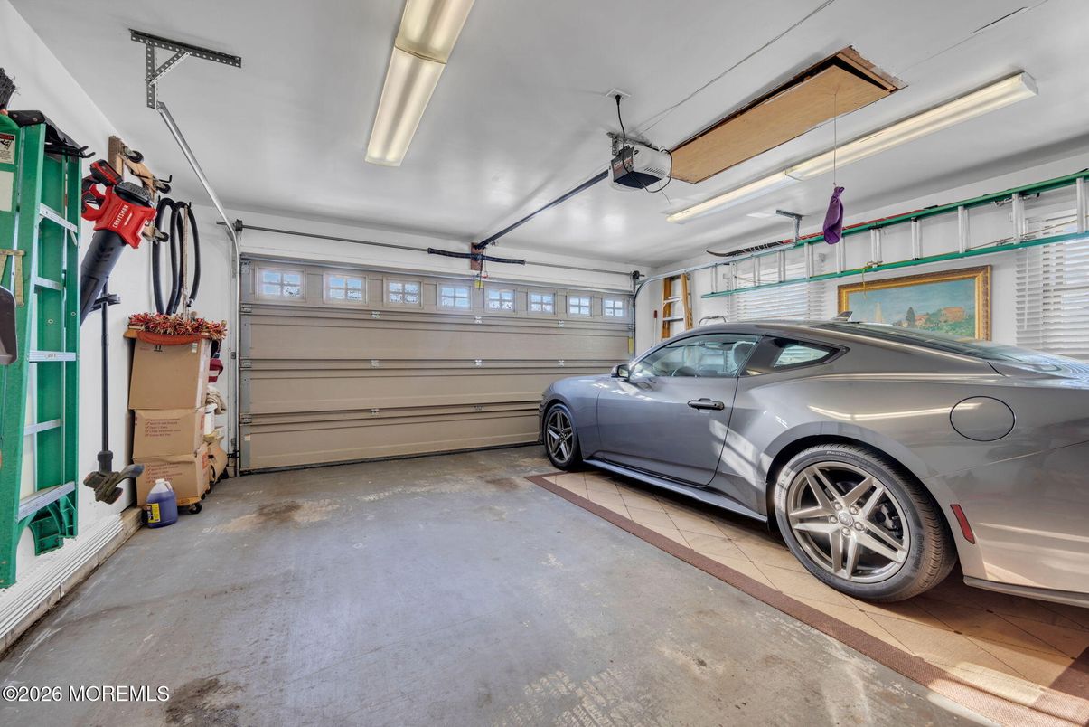 Garage, Interior