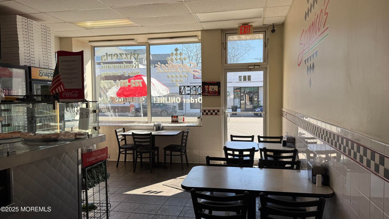 Dining room, Interior