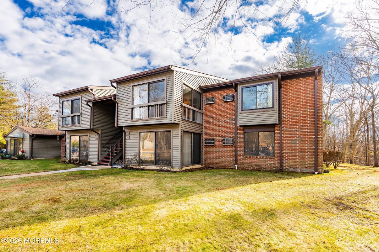 Backyard, Exterior, Facade, Brick Facade, Split Level