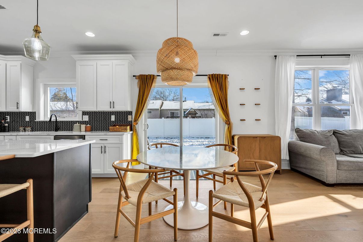 Dining room, Interior, Kitchen, Pendant Lights, Recessed Lighting, Wood Texture Flooring
