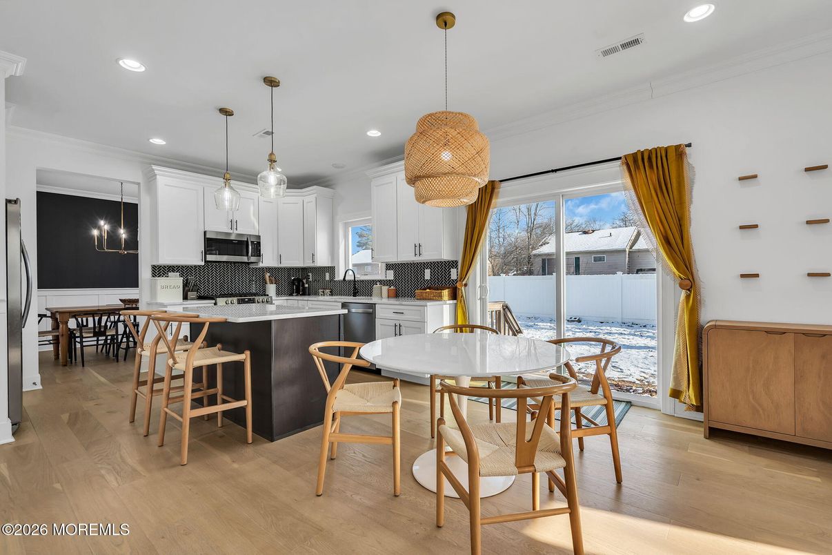 Dining room, Interior, Kitchen, Pendant Lights, Recessed Lighting, Wood Texture Flooring