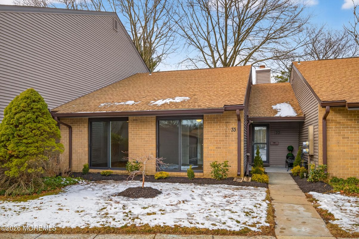 Exterior, Facade, Brick Facade, Cape Cod