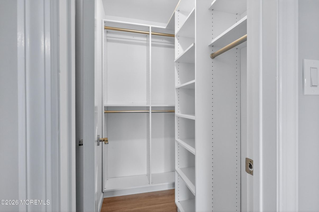 Interior, Walk-in Closets, Wood Texture Flooring
