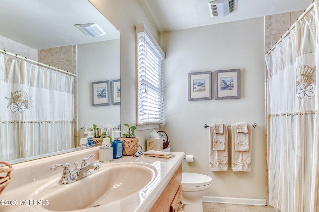 Bathroom, Interior, Tile Countertops