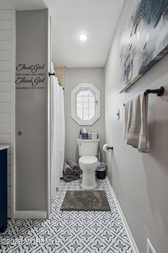 Bathroom, Interior, Recessed Lighting