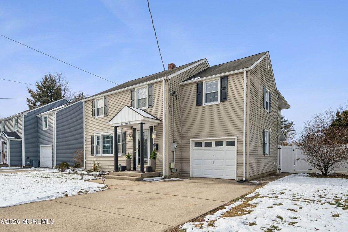 Attached, Exterior, Facade, Georgian