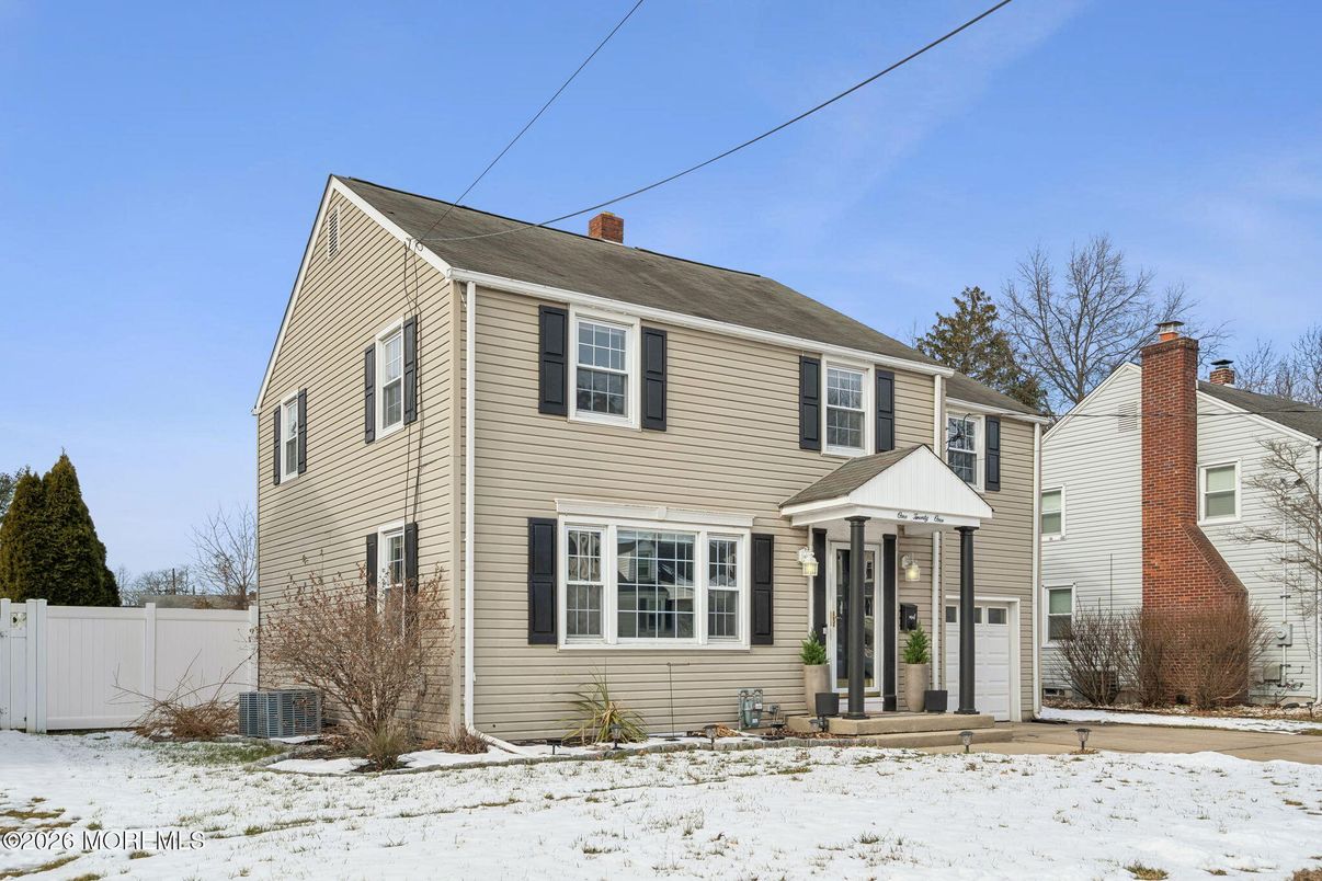 Exterior, Facade, Georgian