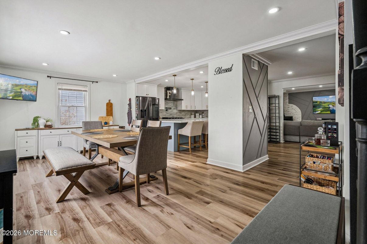 Dining room, Interior, Kitchen, Pendant Lights, Recessed Lighting, Wood Texture Flooring