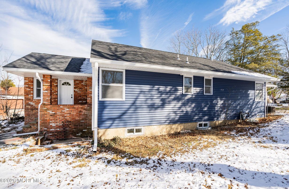 Exterior, Facade, Brick Facade, Cape Cod