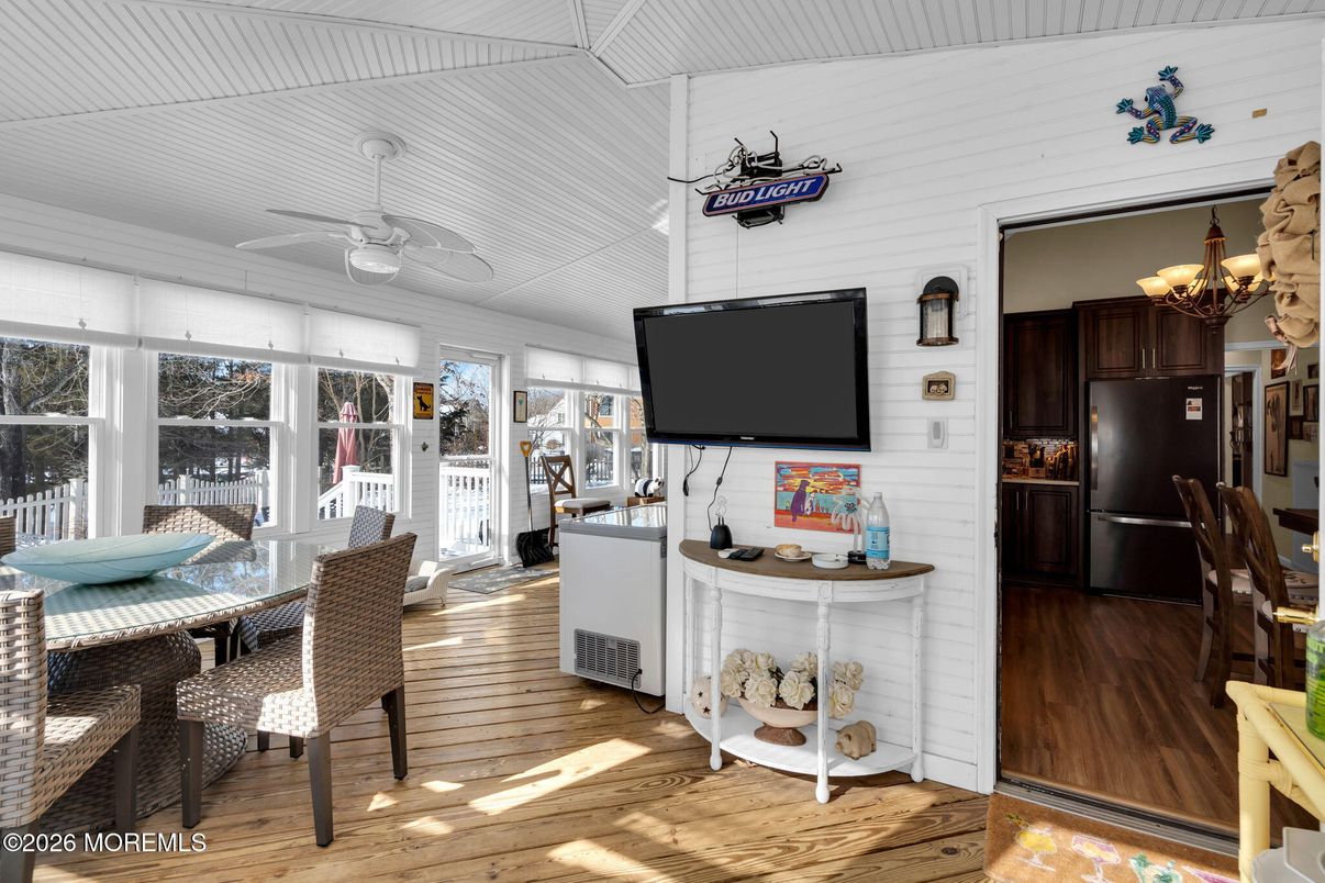 Chandelier, Dining room, Interior, Kitchen, Wood Texture Flooring