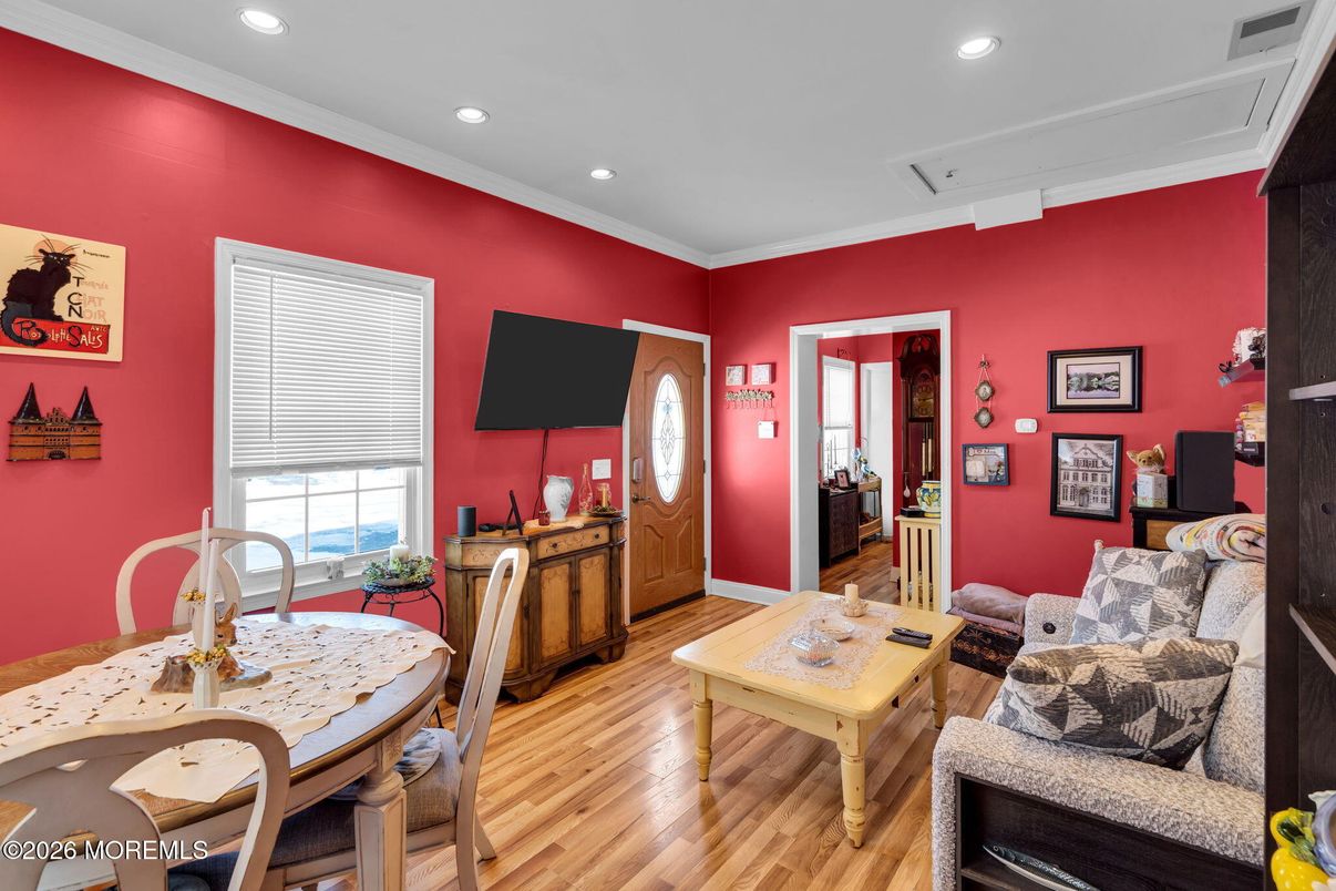 Dining room, Interior, Living room, Recessed Lighting, Wood Texture Flooring