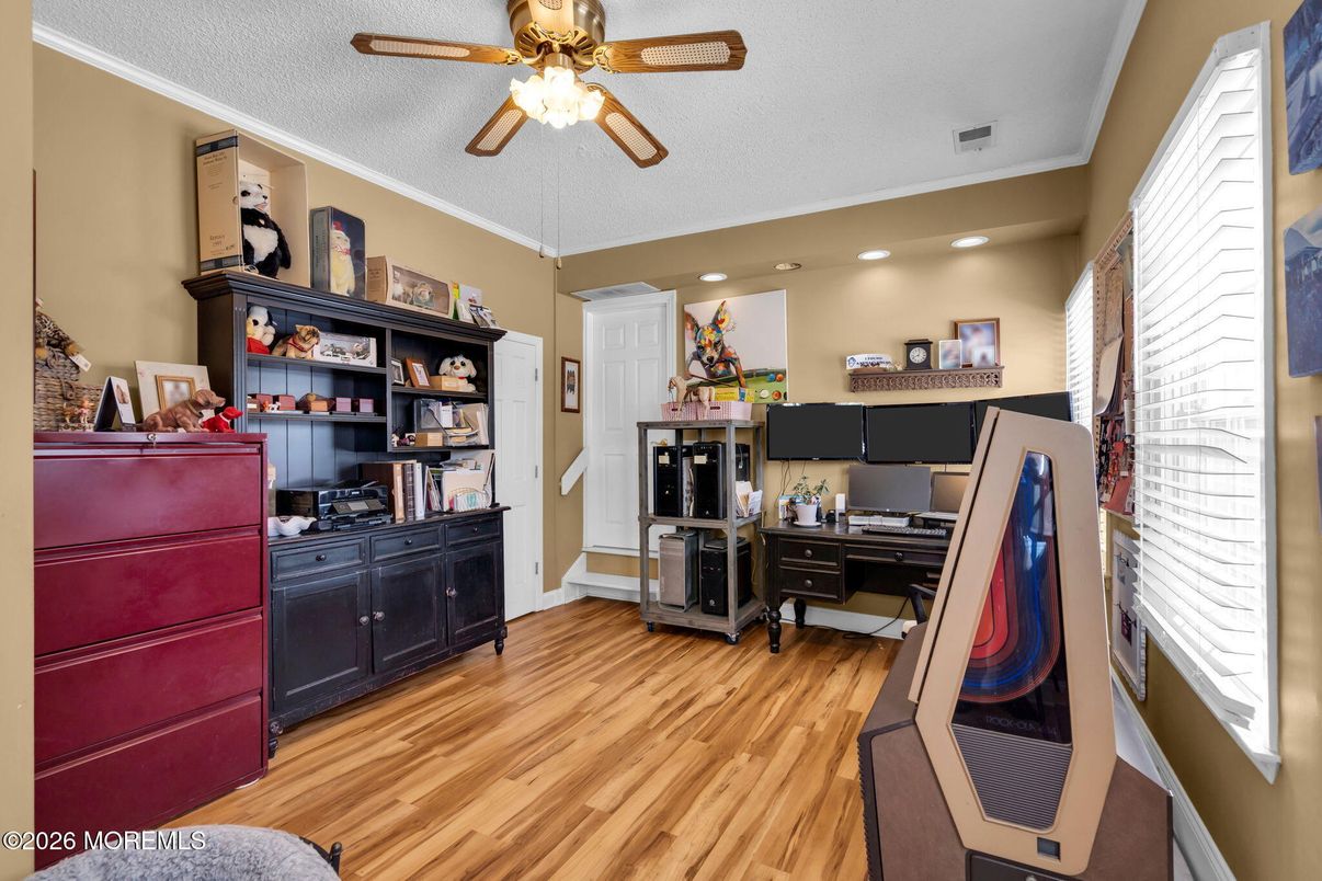 Home Office, Interior, Recessed Lighting, Wood Texture Flooring